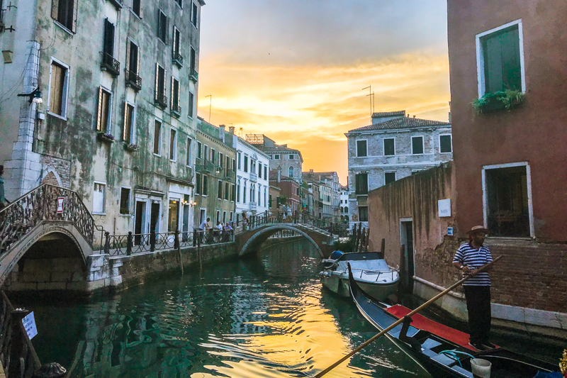 5 Ways to Avoid the Crowds in Venice | When You Wander